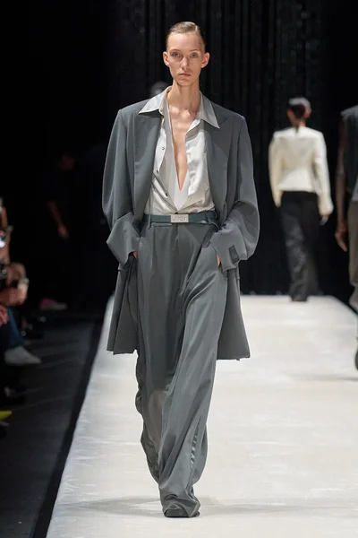 Look 7